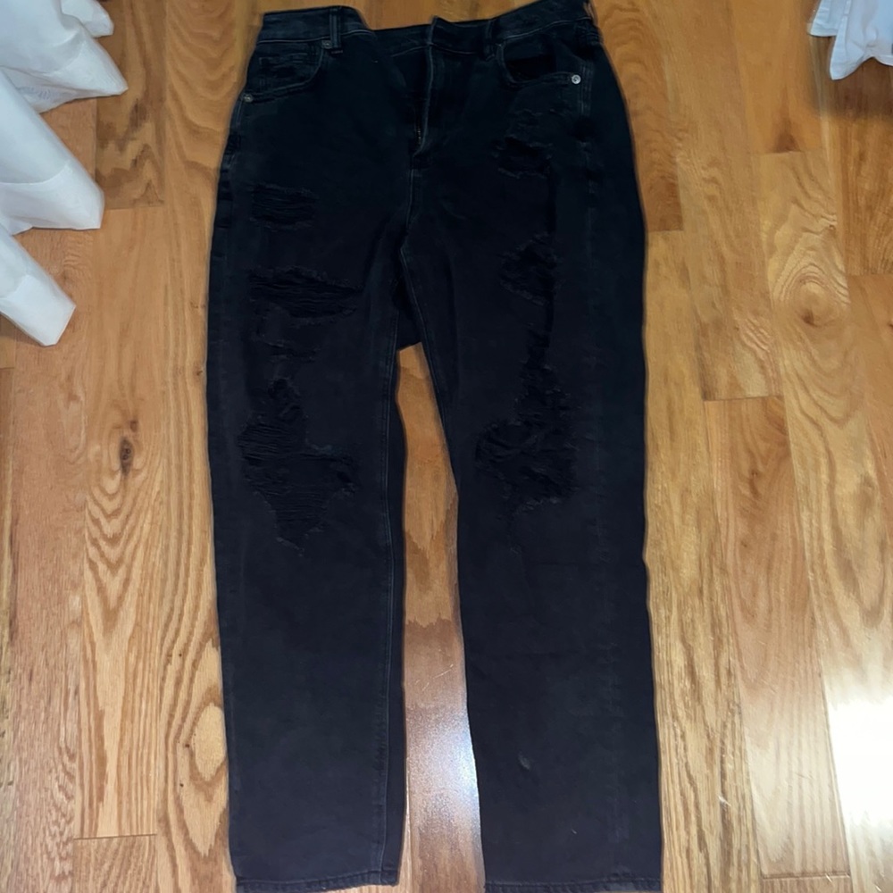 Black American eagle mom jeans.